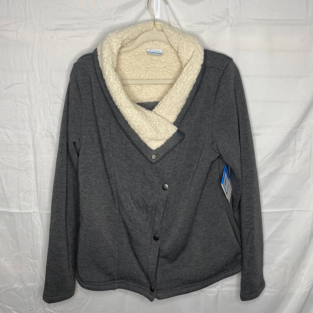 NWT  Columbia Sportswear Snap front jacket